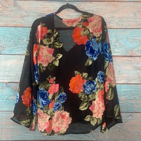 SMYM Black Floral Top Size Small - Picture 4 of 5